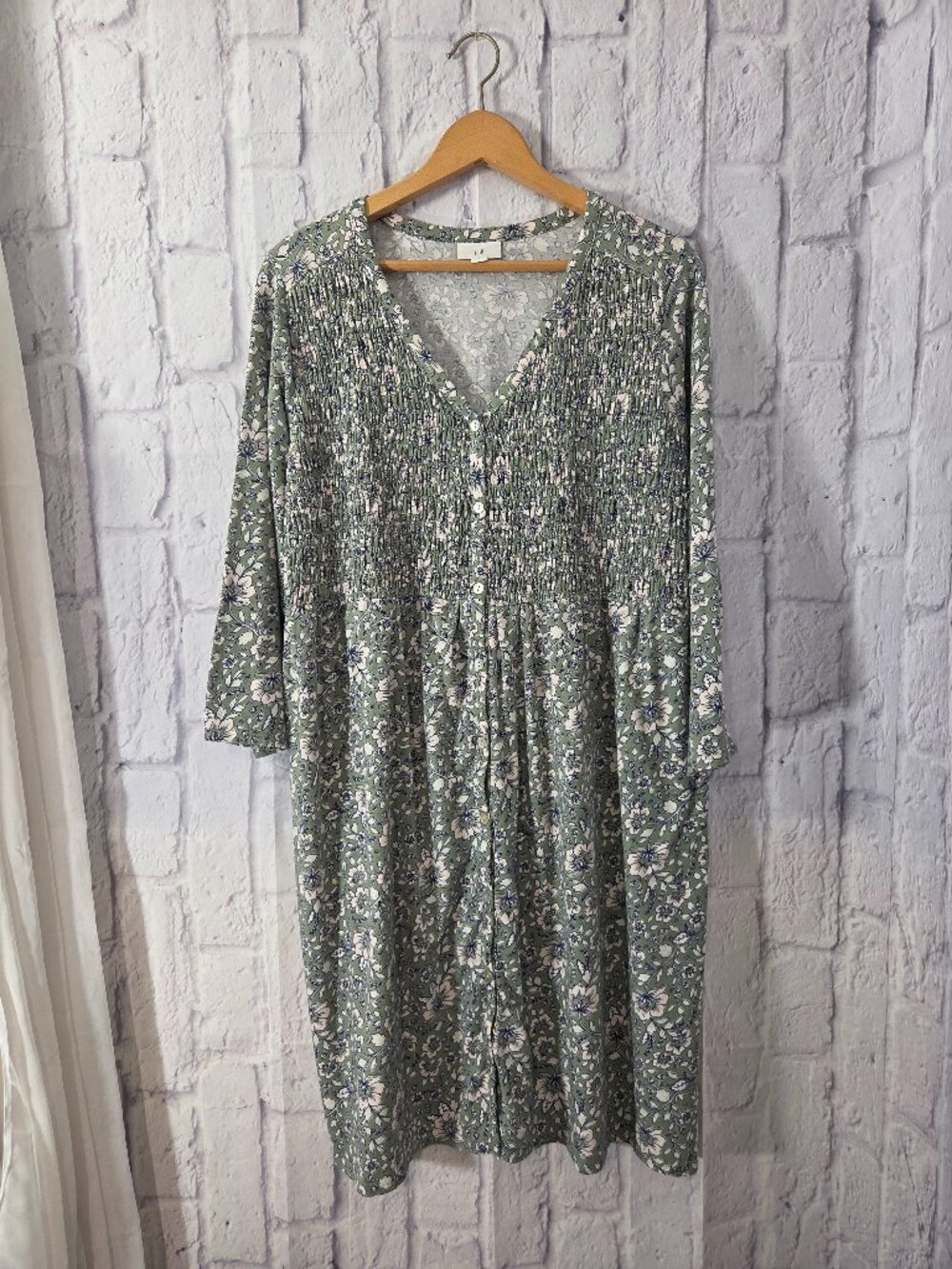 J. Jill Large Sage Green Floral Button Front Smocked V Neck 3/4 Sleeve Dress